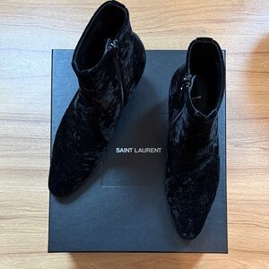 Saint Laurent Vernice Versilia  Velvet Black Boots, Size 41, worn twice! Unisex